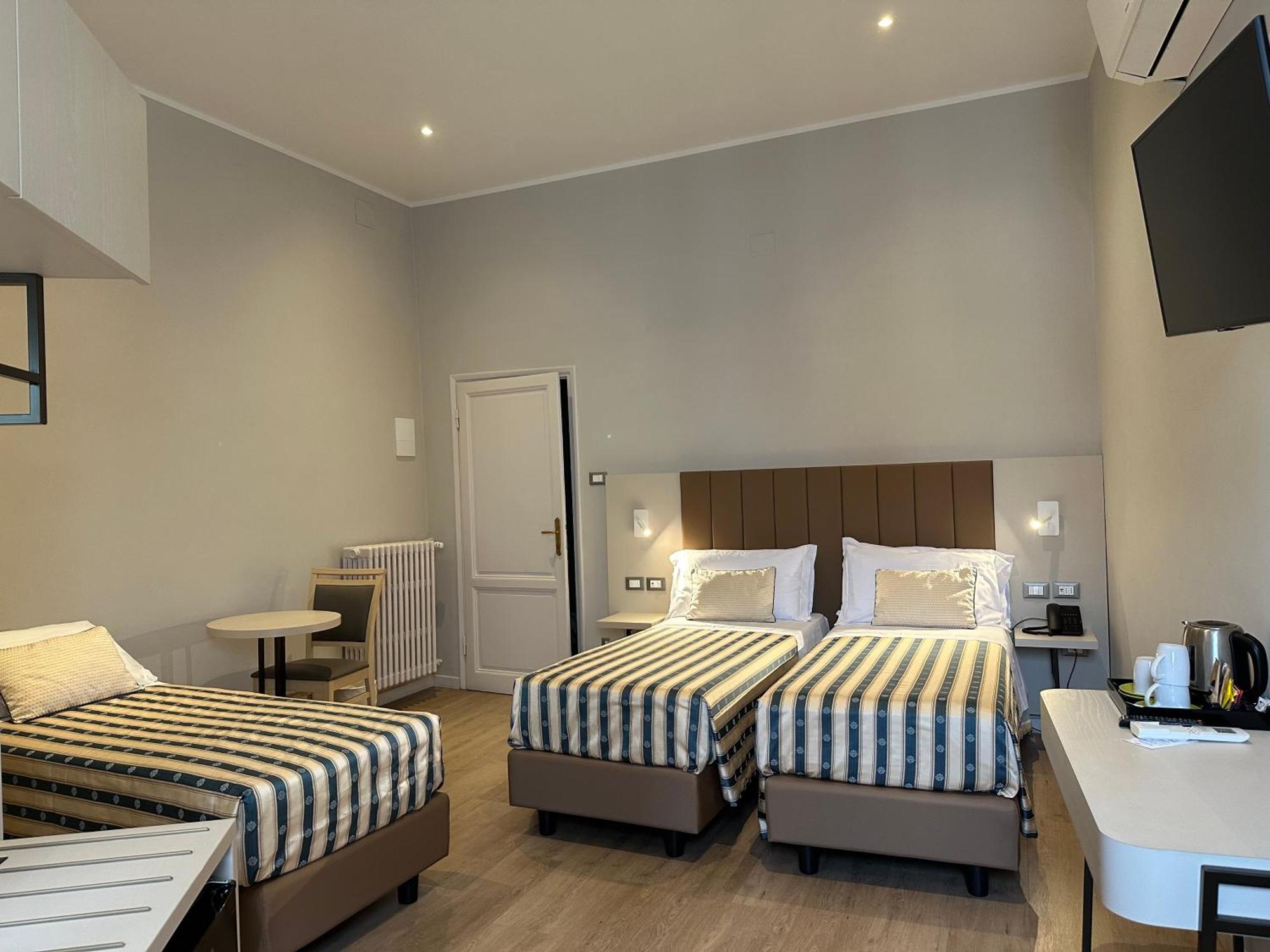 Hotel Giappone Florencia Exterior foto
